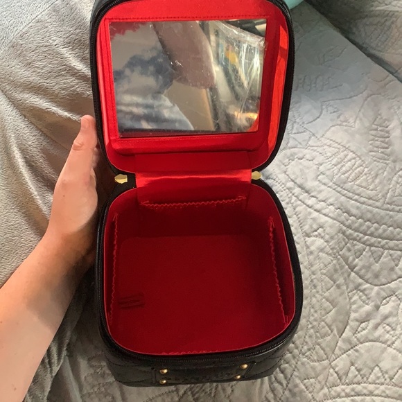 Makeup box - Picture 6 of 8